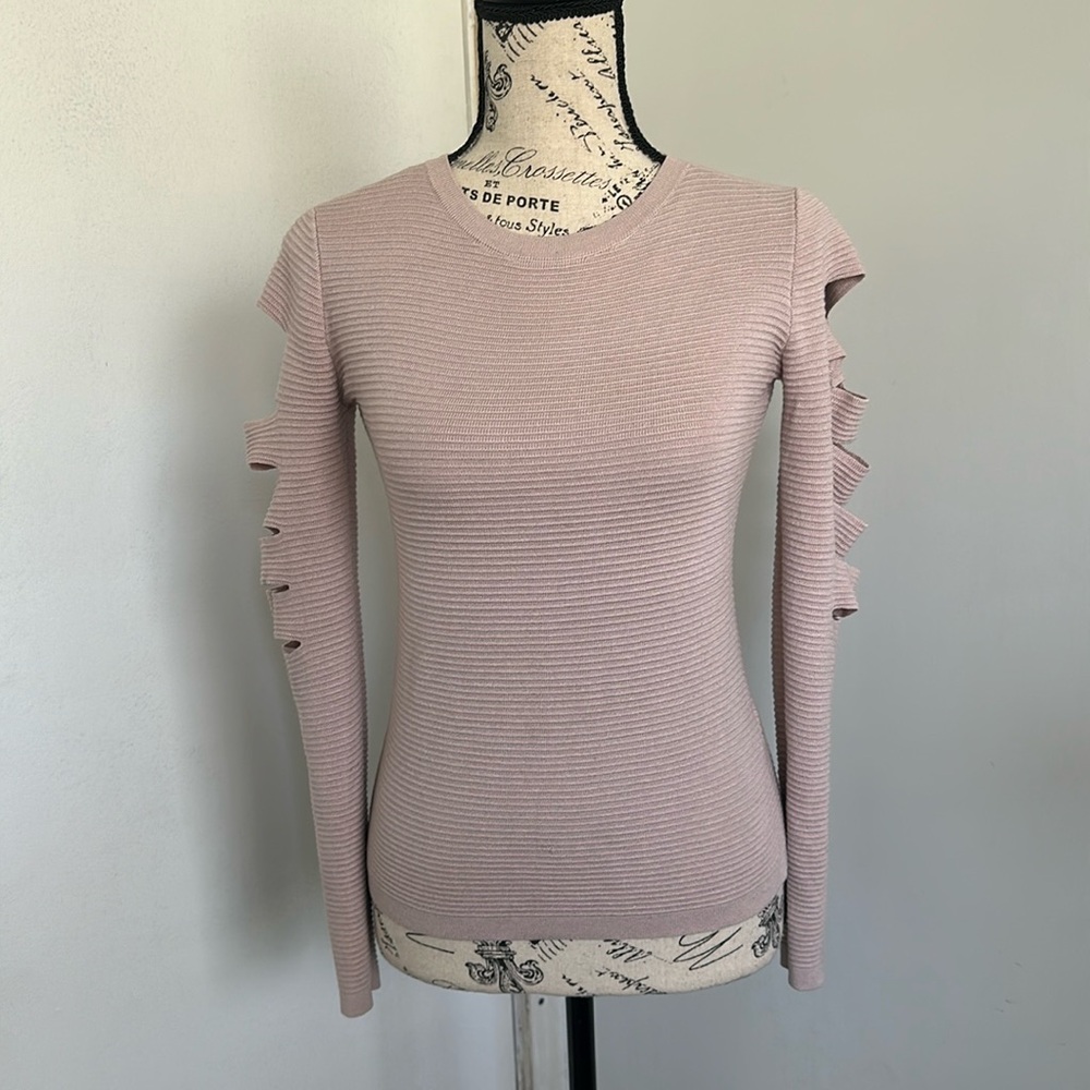 Jennifer Lopez Long Sleeve cutout sleeve arms size xs in light pink